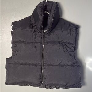 Black Cropped Puffer Vest Size XL NWOT